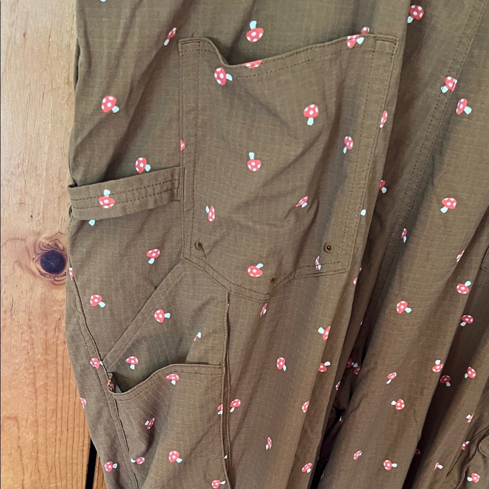 Duluth Brown Overalls with Mushroom Print.3X X 31 women’s - Picture 10 of 10